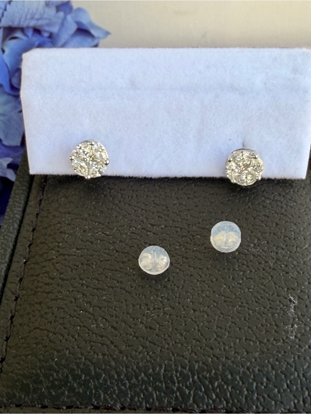 18K white gold and lab grown diamond studd earrings